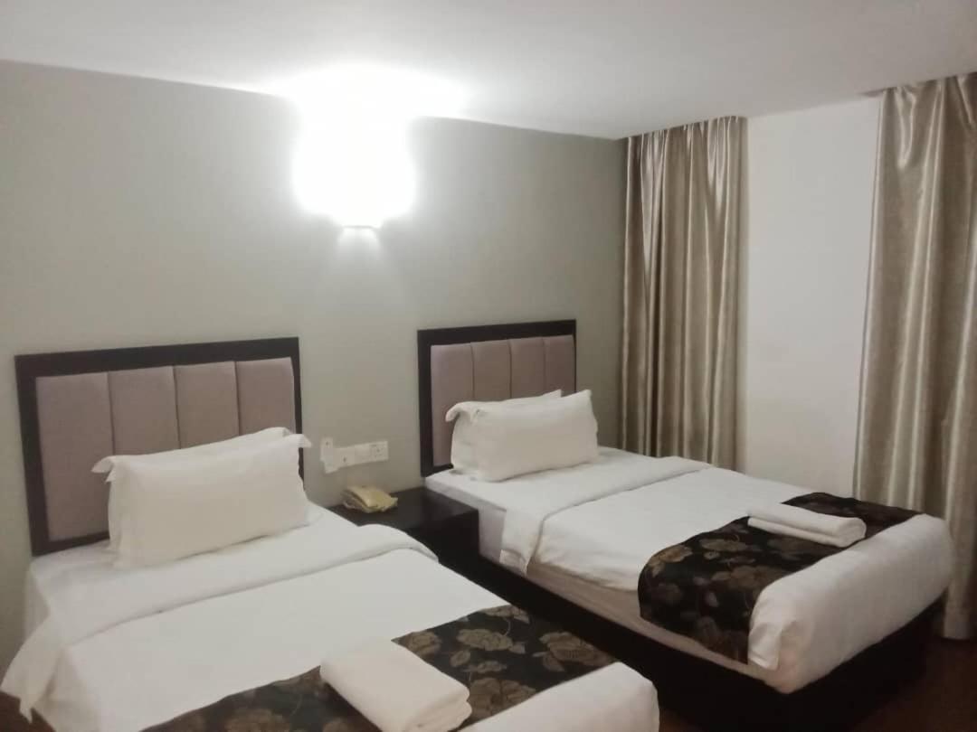 KK Waterfront Hotel Kota Kinabalu Exterior foto